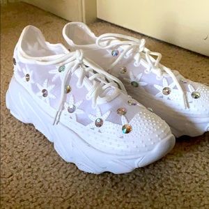Never Worn platform White Star Shoes